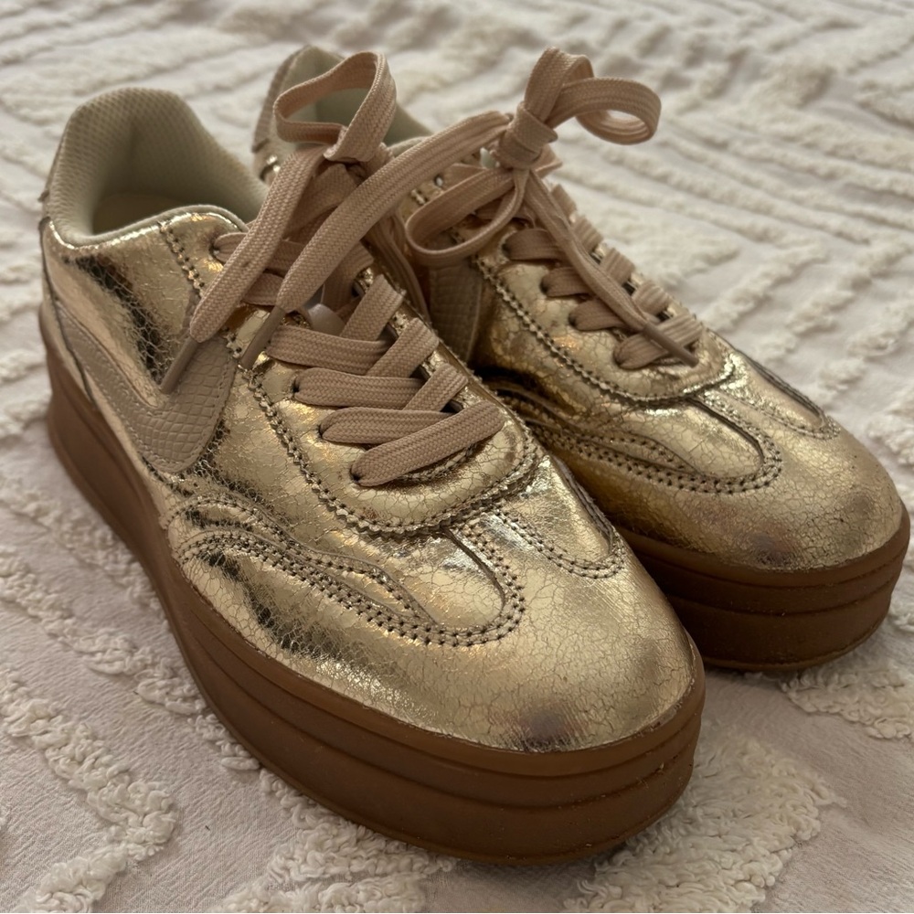 Women’s Metallic Gold Platform Sneakers - Fashion Lace-Up